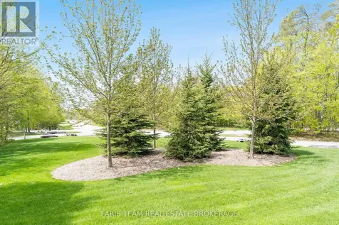 22 Houben Crescent Oro-medonte ON L0L 1T0