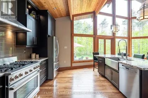 22 Houben Crescent Oro-medonte ON L0L 1T0