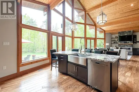 22 Houben Crescent Oro-medonte ON L0L 1T0
