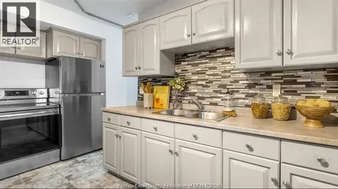329 Pierre Avenue Windsor ON N9A 2J7
