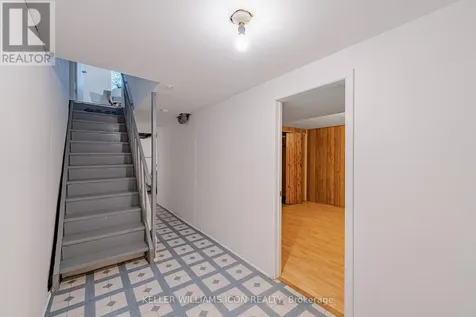 968 Meadowlands Drive Ottawa ON K2C 0K3