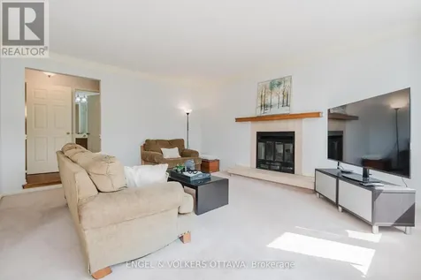 30 Huntings End Avenue Ottawa ON K2M 1R3