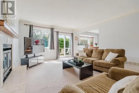 30 Huntings End Avenue Ottawa ON K2M 1R3