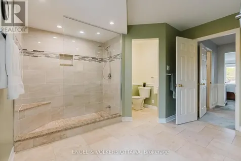 30 Huntings End Avenue Ottawa ON K2M 1R3