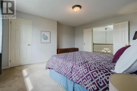 30 Huntings End Avenue Ottawa ON K2M 1R3