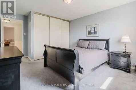 30 Huntings End Avenue Ottawa ON K2M 1R3