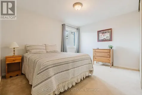 30 Huntings End Avenue Ottawa ON K2M 1R3