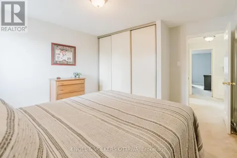 30 Huntings End Avenue Ottawa ON K2M 1R3