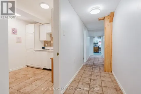 30 Huntings End Avenue Ottawa ON K2M 1R3