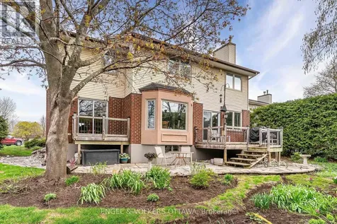 30 Huntings End Avenue Ottawa ON K2M 1R3