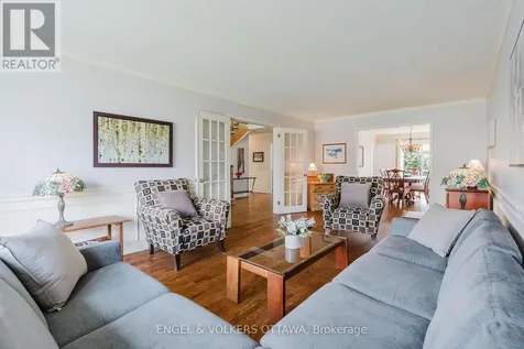 30 Huntings End Avenue Ottawa ON K2M 1R3