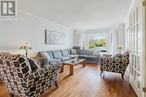30 Huntings End Avenue Ottawa ON K2M 1R3