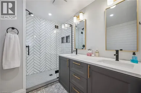 688 Preston Parkway Cambridge ON N3H 5K6