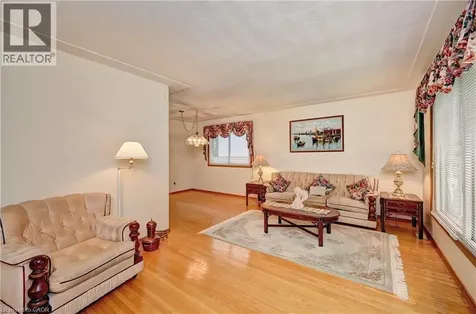 132 Forest Hill Drive Kitchener ON N2M 4G3