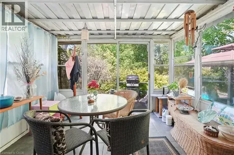 39 Paradise Road North Hamilton ON L8S 3S6