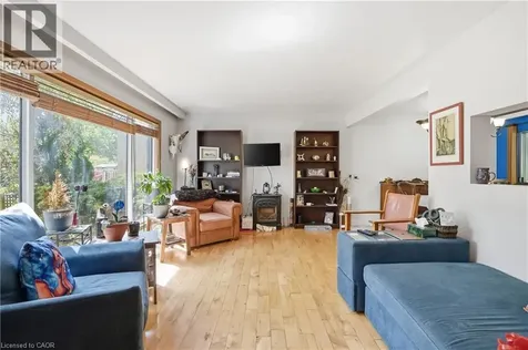 39 Paradise Road North Hamilton ON L8S 3S6