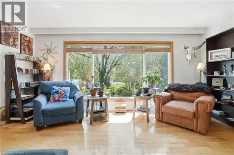 39 Paradise Road North Hamilton ON L8S 3S6