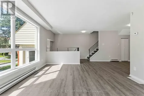 17 Sonnet Crescent Ottawa ON K2H 8W8