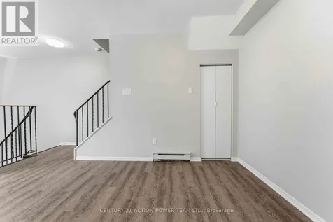 17 Sonnet Crescent Ottawa ON K2H 8W8
