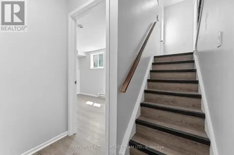 17 Sonnet Crescent Ottawa ON K2H 8W8