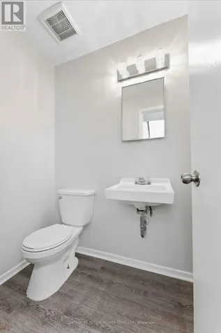 17 Sonnet Crescent Ottawa ON K2H 8W8