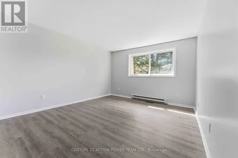 17 Sonnet Crescent Ottawa ON K2H 8W8