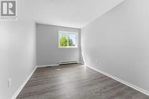 17 Sonnet Crescent Ottawa ON K2H 8W8
