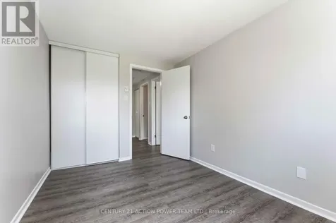 17 Sonnet Crescent Ottawa ON K2H 8W8