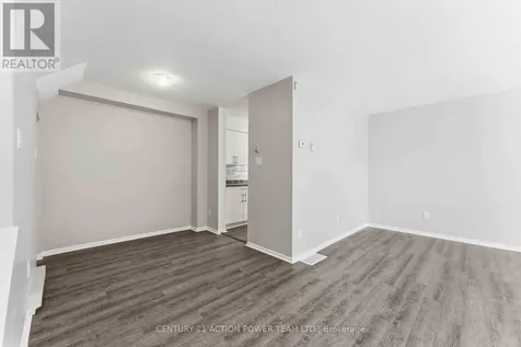 17 Sonnet Crescent Ottawa ON K2H 8W8