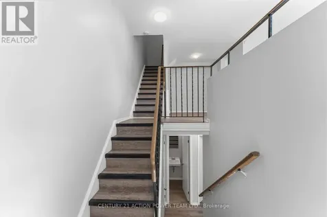 17 Sonnet Crescent Ottawa ON K2H 8W8