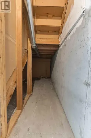 17 Sonnet Crescent Ottawa ON K2H 8W8