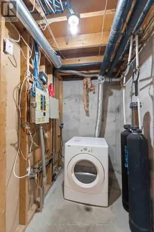 17 Sonnet Crescent Ottawa ON K2H 8W8
