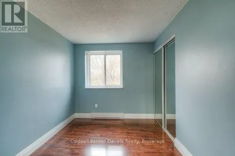 275 Eiwo Court Waterloo ON N2K 2M8