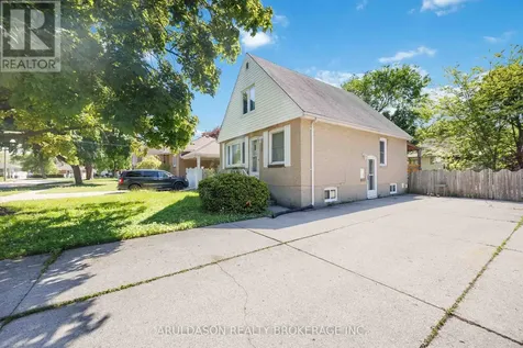 457 Montcalm Avenue Sarnia ON N7S 2P8