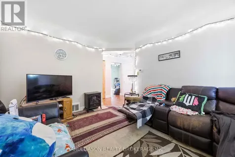 457 Montcalm Avenue Sarnia ON N7S 2P8