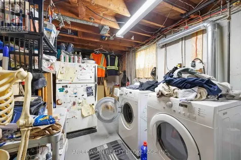 457 Montcalm Avenue Sarnia ON N7S 2P8