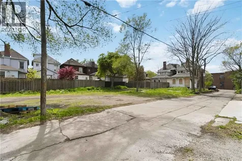 750 Barton Street East Hamilton ON L8L 3B1