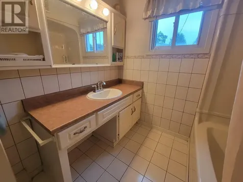 218B Ottawa Avenue Elliot Lake ON P5A 2N4