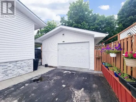 218B Ottawa Avenue Elliot Lake ON P5A 2N4