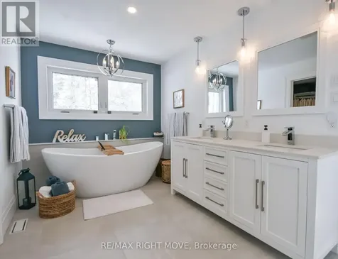 1189 Woodland Drive Oro-medonte ON L3V 0R8