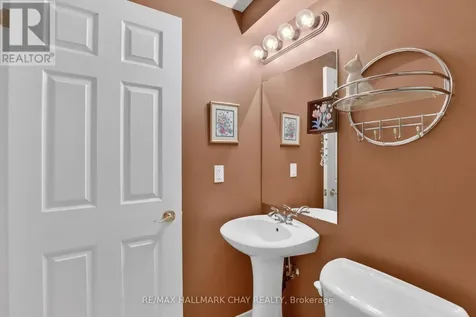 21 Briar Gate Way New Tecumseth ON L9R 2A7