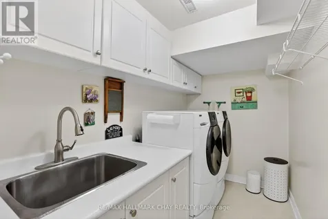 21 Briar Gate Way New Tecumseth ON L9R 2A7
