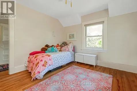 320 Clemow Avenue Ottawa ON K1S 2B8