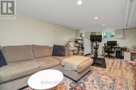 320 Clemow Avenue Ottawa ON K1S 2B8