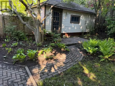 320 Clemow Avenue Ottawa ON K1S 2B8
