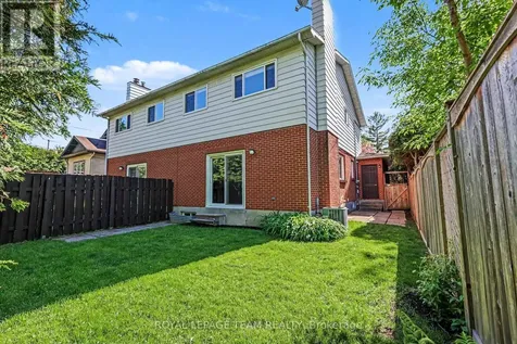 495 Edgeworth Avenue Ottawa ON K2B 5L2
