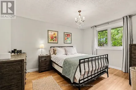 1456 Lepage Avenue Ottawa ON K1Z 8C9