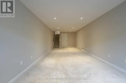 446 Markdale Terrace Ottawa ON K1X 0B5