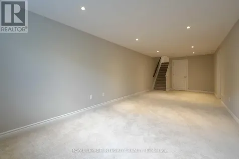 446 Markdale Terrace Ottawa ON K1X 0B5