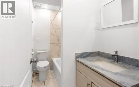 193 Madison Avenue South Kitchener ON N2G 3M7